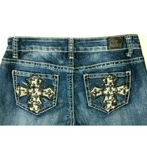 Love Indigo Capris Size 8 Jeans Bling Cross